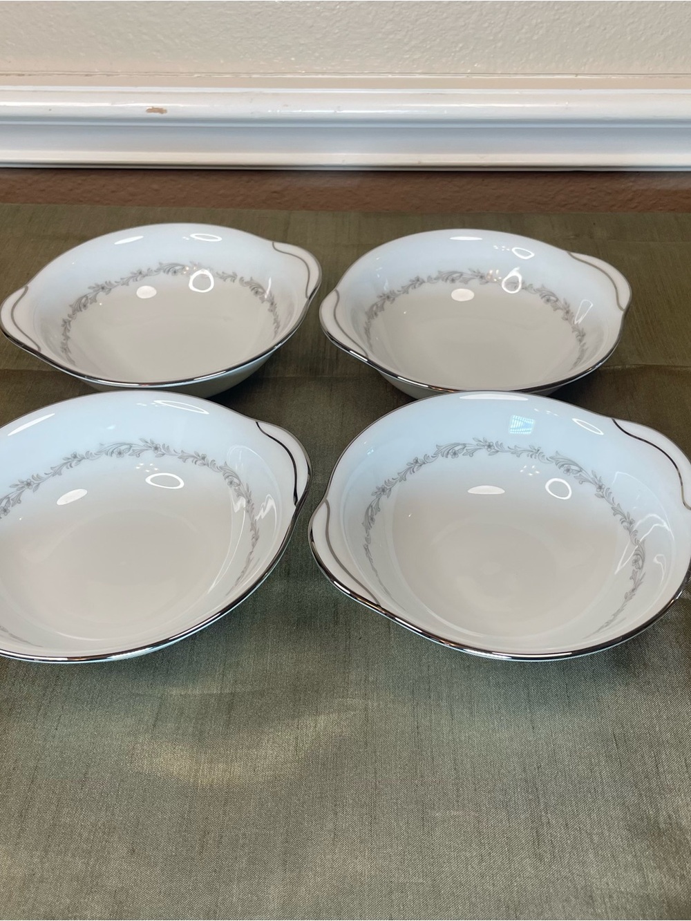 Noritake Crestmont Bowl Lugged Set of 4 6013, Soup/Cereal 6" Excellent Platinum